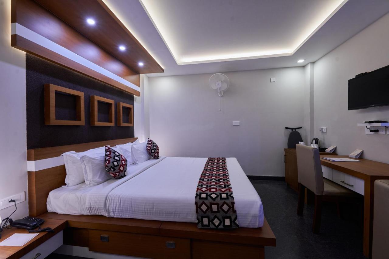 ホテル Vidya Residency Thrissur エクステリア 写真